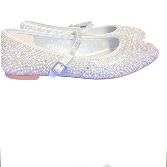 Steve Madden Shoes - Steve Madden Silver embellished shiny flat Shoes size 6 NWOB